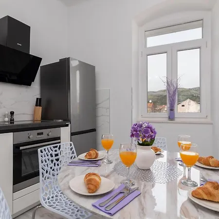 Apartment Silvia *